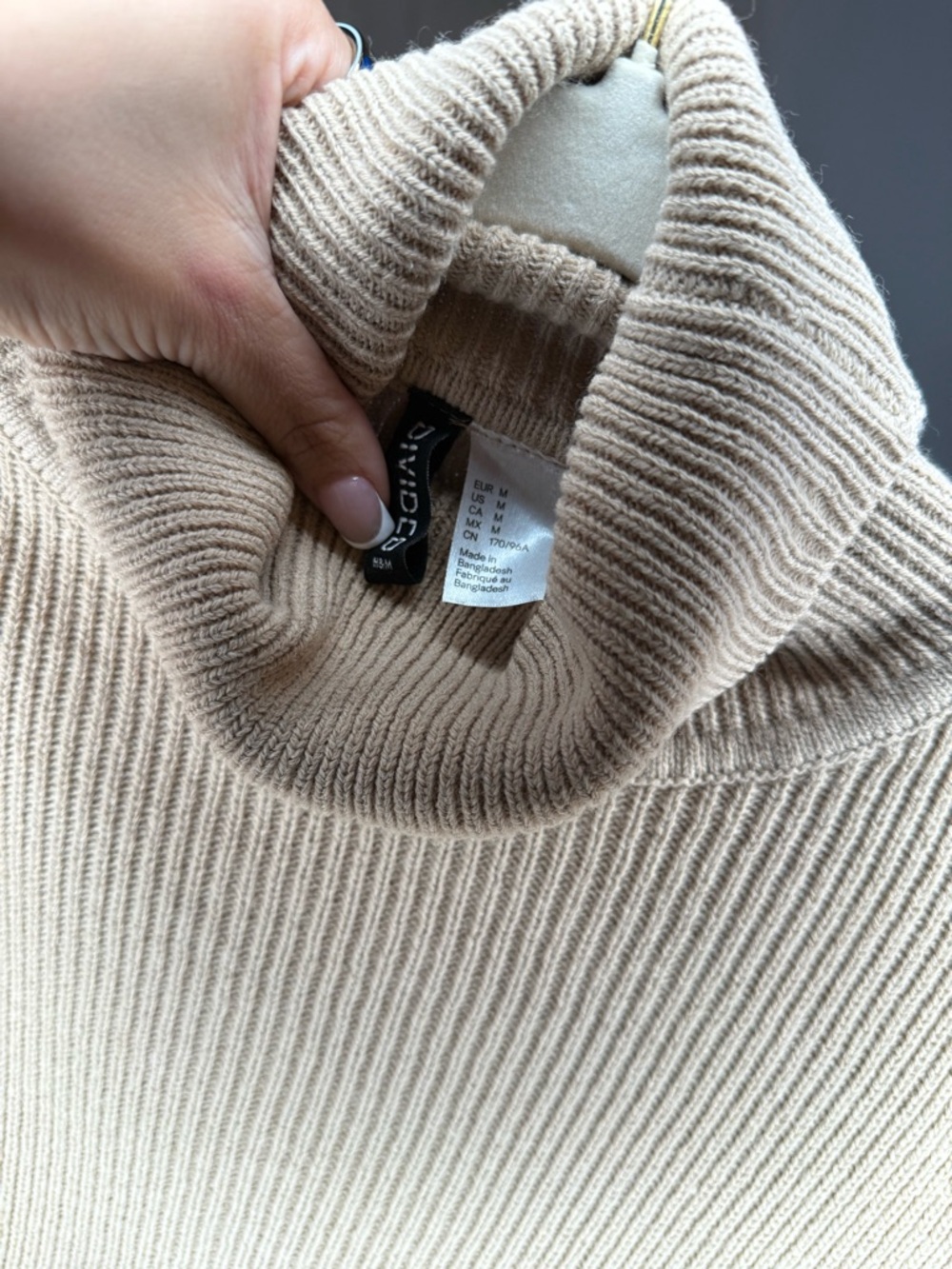 H&M Cropped Turtleneck Ribbed Sweater - Picture 5 of 5